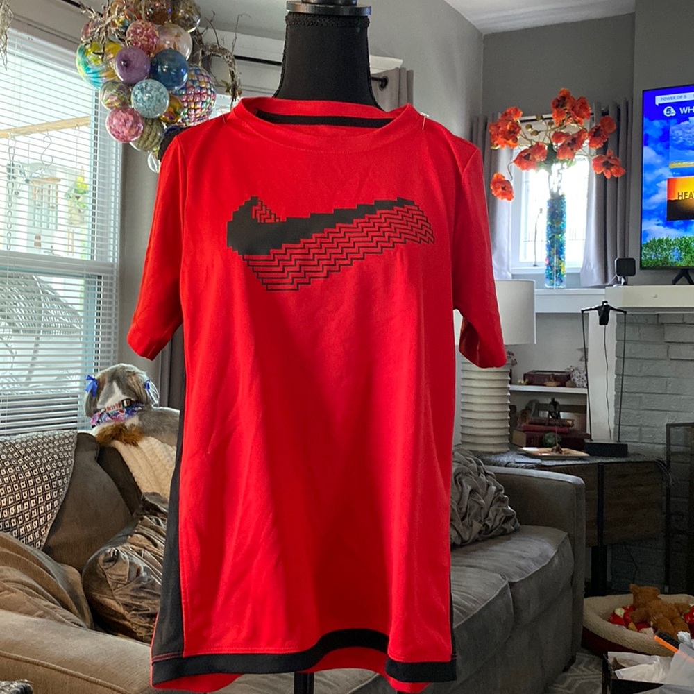 Nike dry fit youth size large in good shape worn just a couple of times